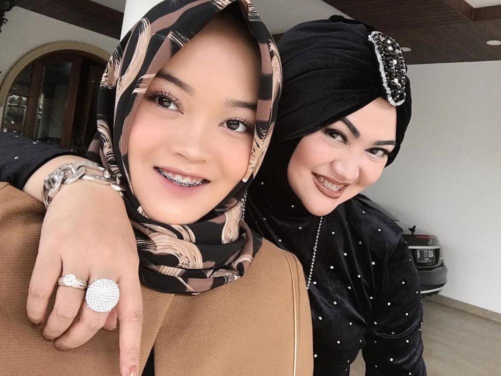 Instagram/putridelinaa