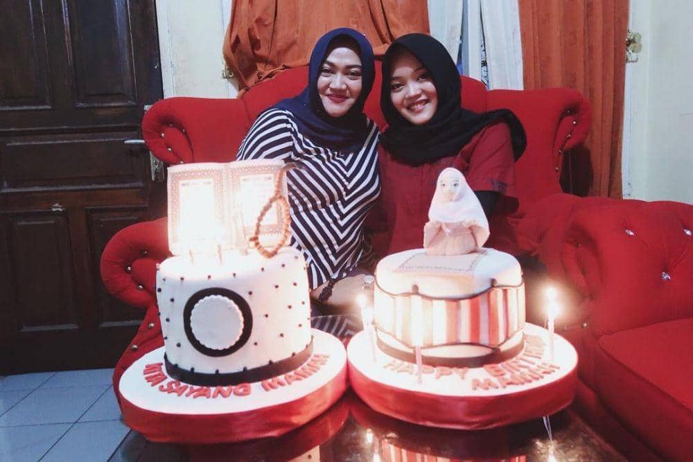 Instagram/putridelinaa