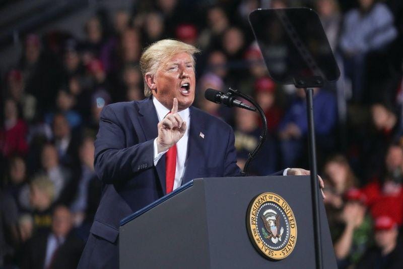 Presiden Amerika Serikat Donald Trump berpidato pada reli kampanye di Battle Creek, Michigan, Amerika Serikat, pada 18 Desember 2019. ANTARA FOTO/REUTERS/Leah Millis