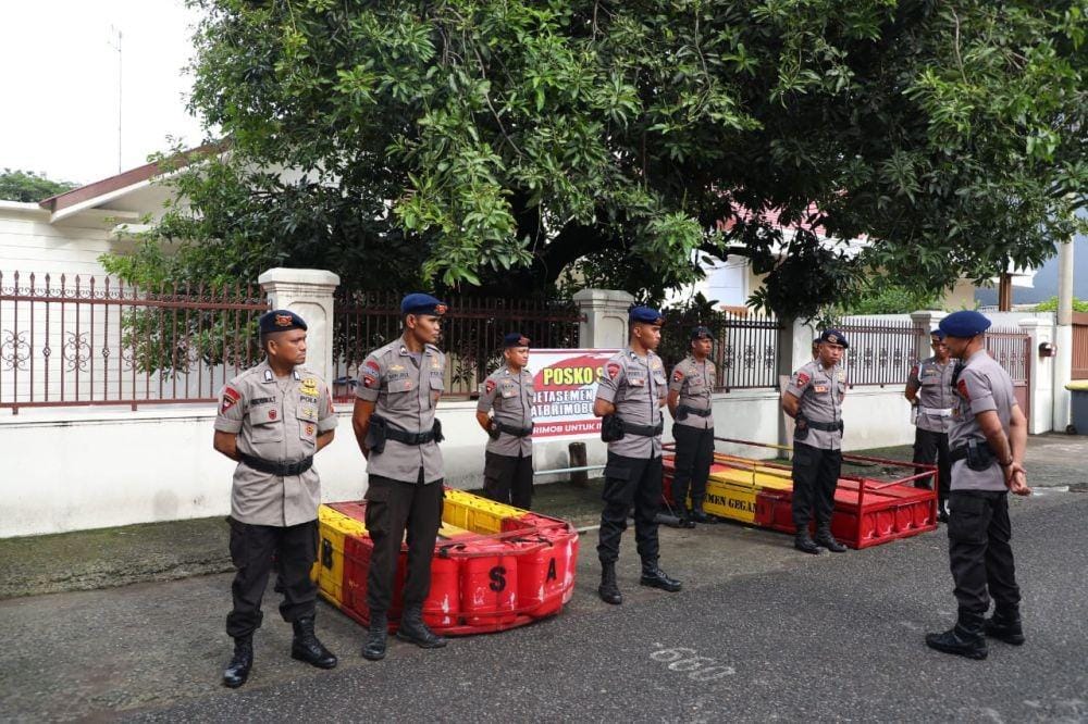 Posko siaga bencana Brimob Polda Sulsel / Istimewa