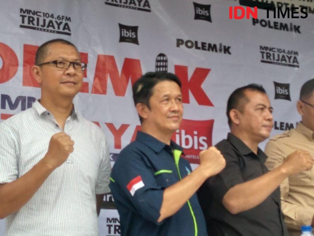 Kepala Bidang Diseminasi Informasi Iklim dan Kualitas Udara BMKG Hary Tirto Djatmiko (tengah) dalam acara Polemik di Kawasan Bindara China, Jakarta Timur, Sabtu (4/1). (IDN Times/Lia Hutasoit)