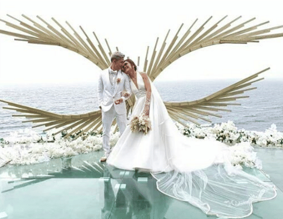 instagram.com/elloveess