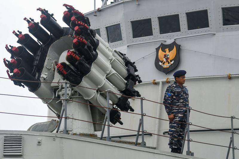 (KRI Tjiptadi-381 saat sedang melakukan Operasi Siaga Tempur Natuna 2020) ANTARA FOTO/M Risyal Hidayat
