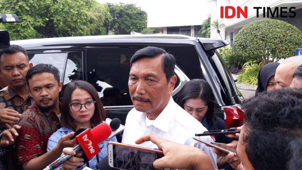 Menko Maritim dan Investasi Luhut Binsar Pandjaitan di Kompleks Istana Negara, Jakarta Pusat, Jumat 3 Januari 2020 (IDN Times/Teatrika Handiko Putri)
