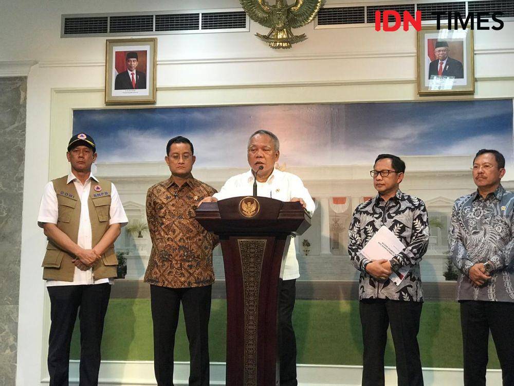 Menteri PUPR Basuki Hadimuljono memberikan keterangan pers di Kantor Presiden, Jakarta Pusat, Jumat 3 Januari 2020 (IDN Times/Teatrika Handiko Putri)