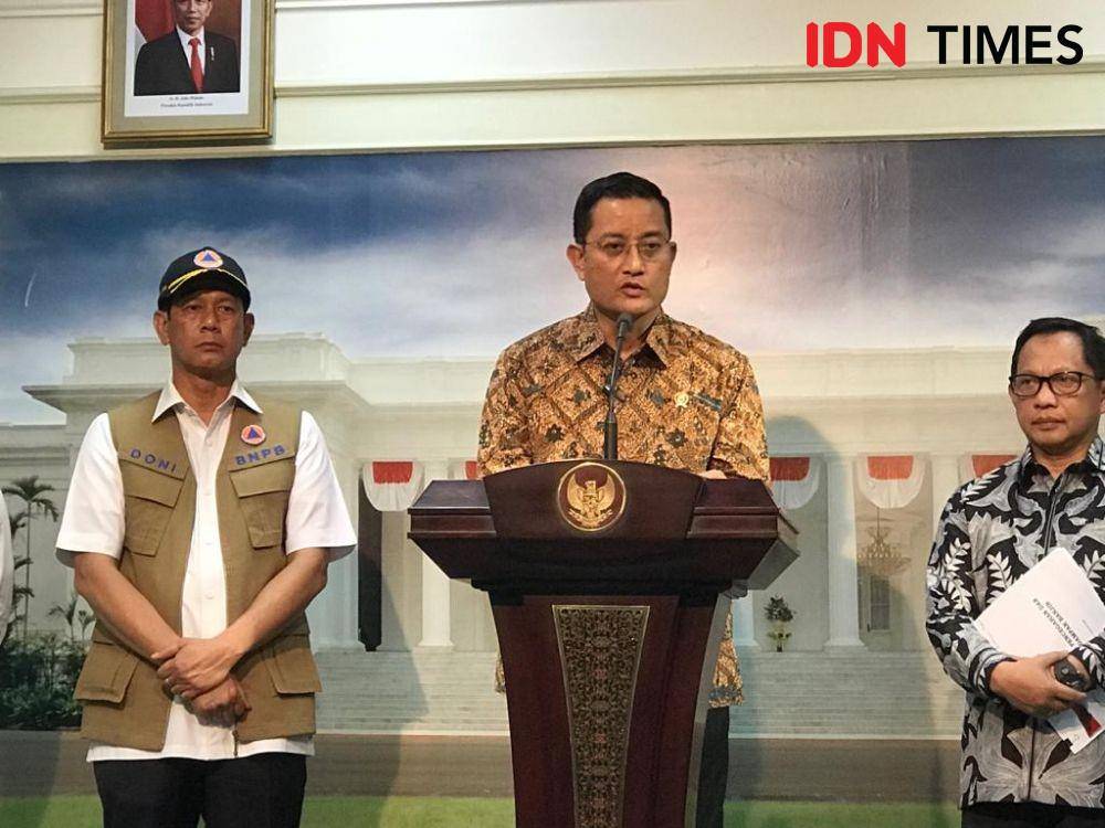 Menteri Sosial Juliari Batubara memberikan keterangan pers di Kantor Presiden, Jakarta Pusat, Jumat 3 Januari 2020 (IDN Times/Teatrika Handiko Putri)
