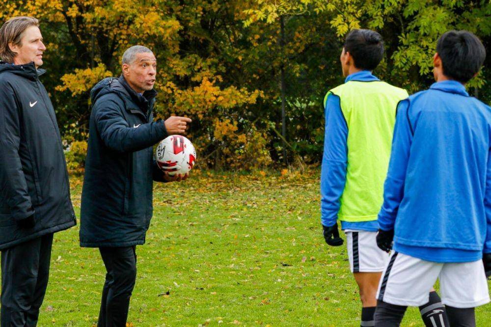 Des Walker dan skuat Garuda Select yang akan bertanding di Italia (Dok. IDN Times/Mola TV)