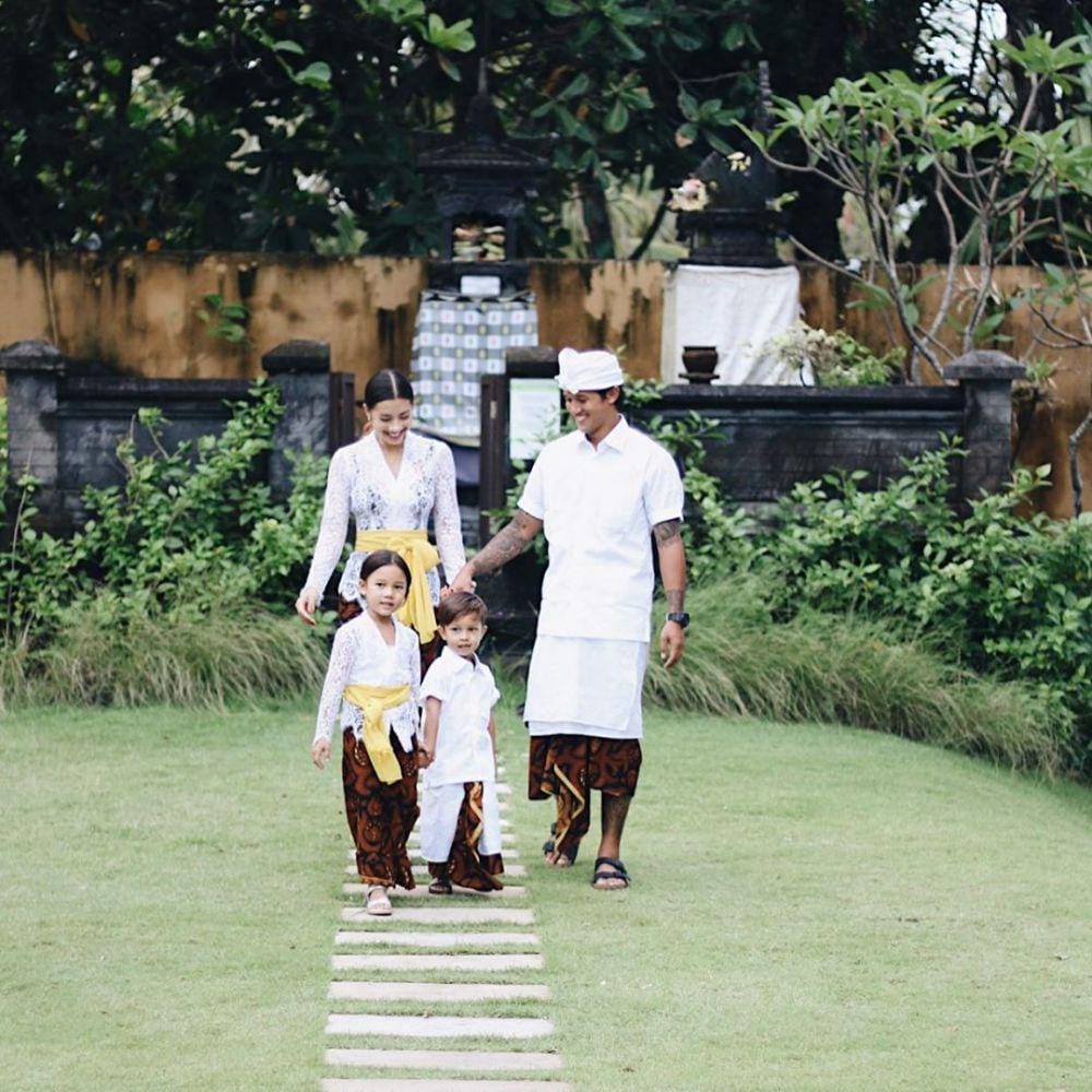 instagram.com/jenniferbachdim