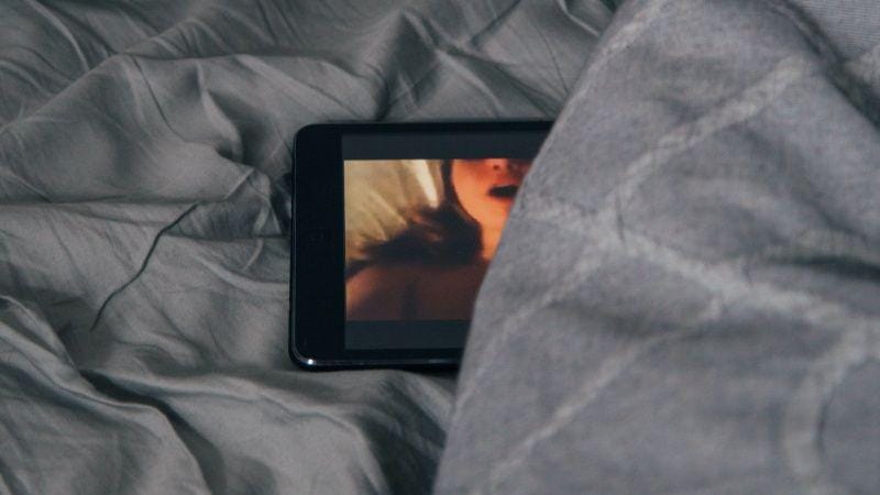 Ilustrasi layar smartphone. unsplash.com/Charles