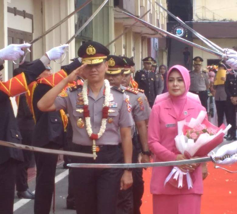 Brigjen Pol Dadang Hartanto dalam prosesi pedang pora (Dok.IDN Times/istimewa)