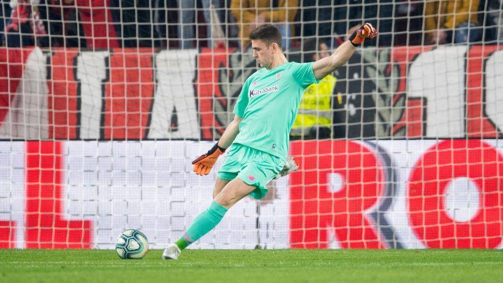 Kiper belia Athletic Bilbao, Unai Simon, jadi idola baru publik San Mames. Twitter/@andoniivm