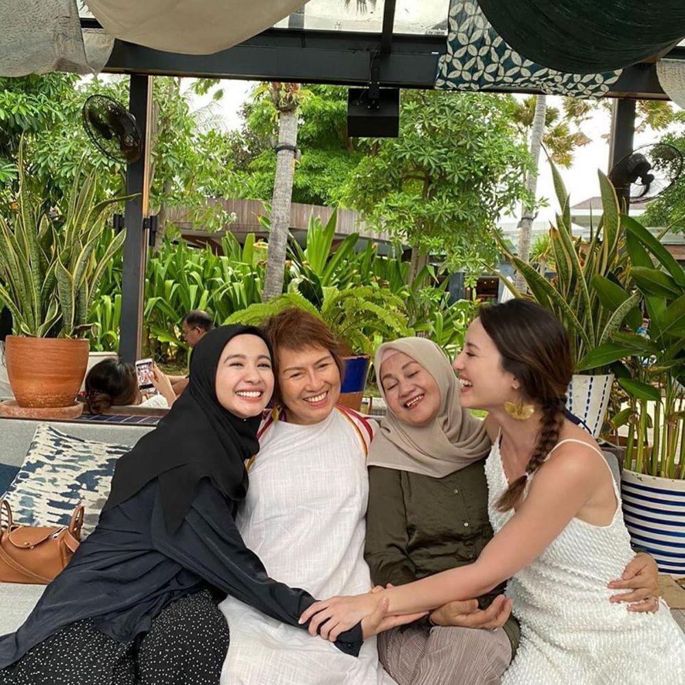 Instagram.com/julstelle/