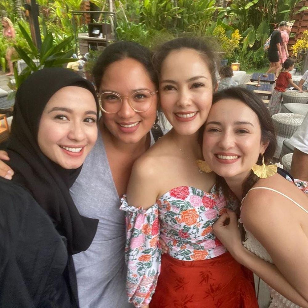 Instagram.com/julstelle/