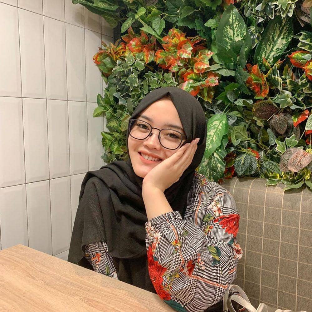 Instagram.com/putridelinaa