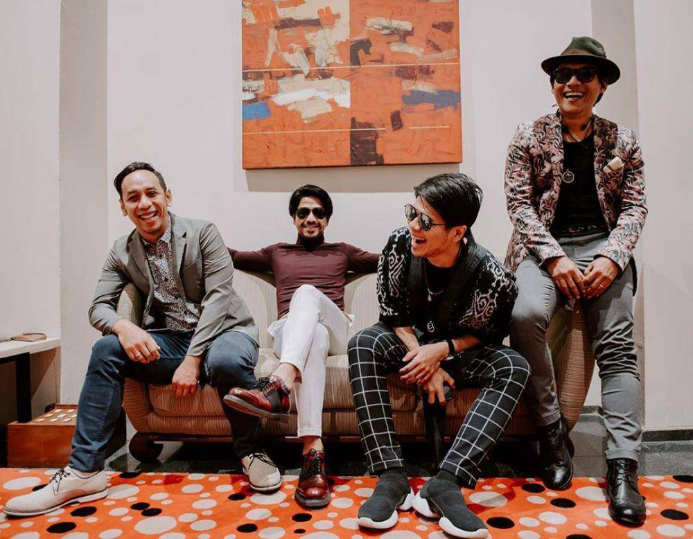 Instagram.com/thedancecompanyband