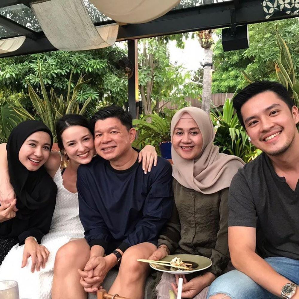 Instagram.com/julstelle/