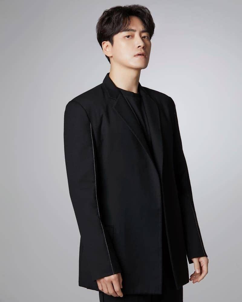 instagram.com/@leejunhyukfanpage