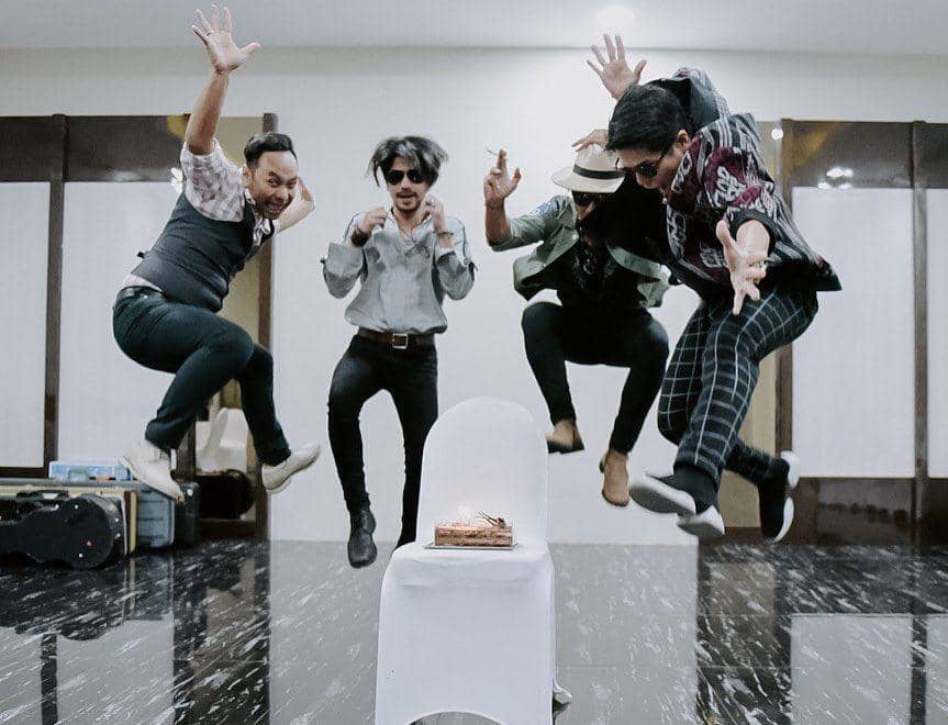 Instagram.com/thedancecompanyband