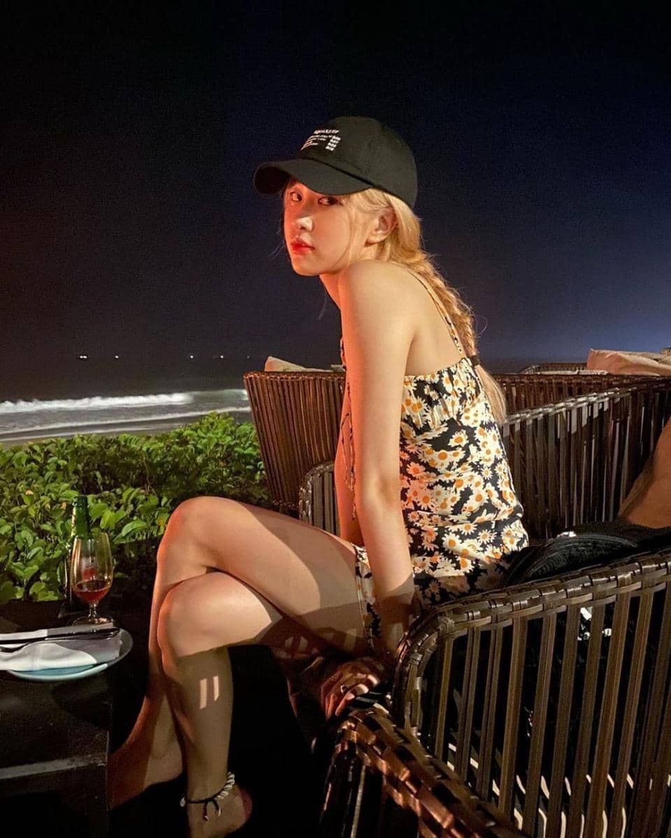 instagram.com/roses_are_rosie