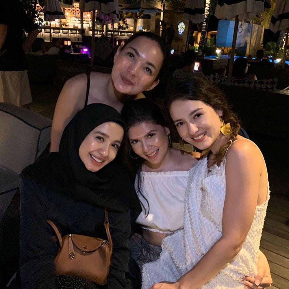 Instagram.com/julstelle/