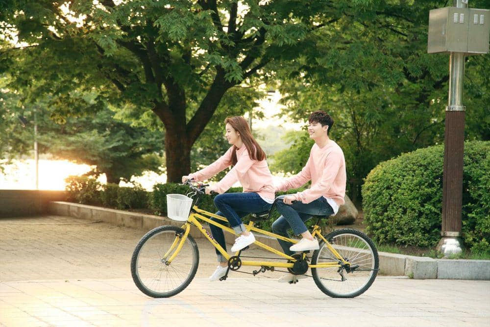 twitter.com/@ini_kpop