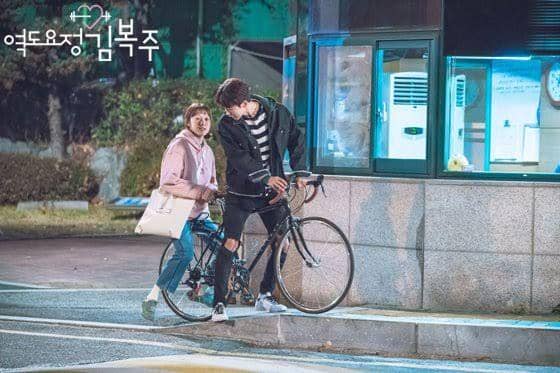 twitter.com/@_heybiblee