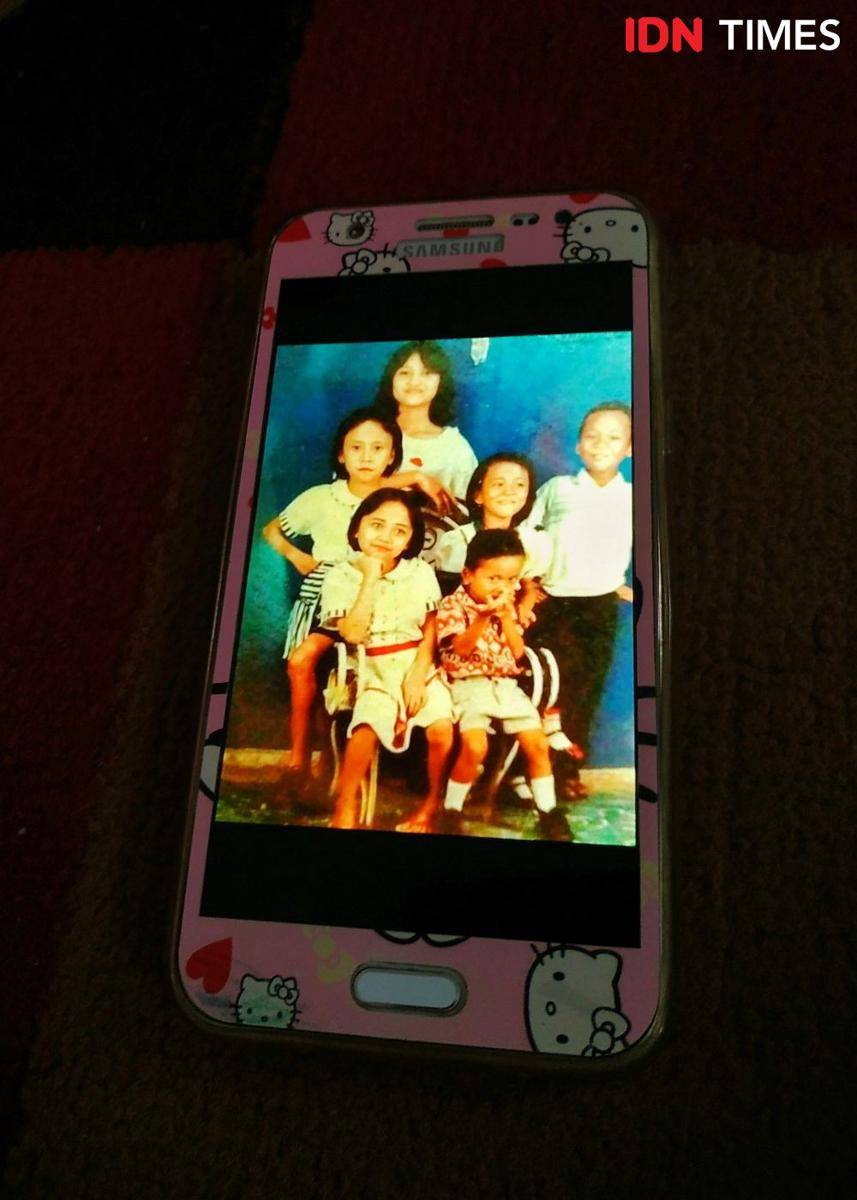 (Foto semasa kecil memdiang Lina Jubaedah) IDN Times/Azzis Zulkhairil