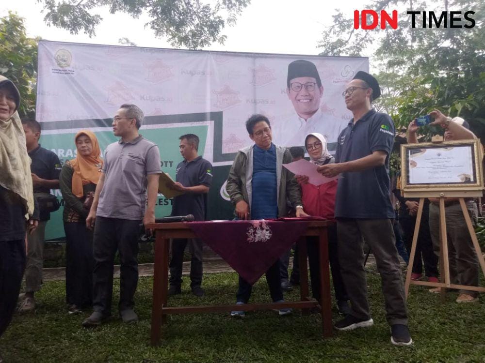 Menteri Desa Pembangunan Daerah Tertinggal dan Transmigrasi (Mendes PDTT) Abdul Halim Iskandar tutup program "Sanggar Inovasi Desa" di Kampung Mataraman Bantul, Sabtu (5/1). IDN Times/Daruwaskita