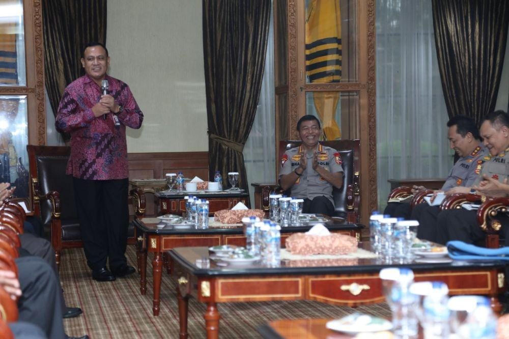 Ketua KPK Firli Bahuri bertemu dengan Kapolri Jenderal Polisi Idham Azis, Senin (6/1). Dokumen Humas Polri