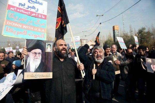 (Demo memprotes pembunuhan Mayor Jenderal Iran Qassem Soleimani) ANTARA FOTO/WANA (West Asia News Agency)/Nazanin Tabatabaee via REUTERS