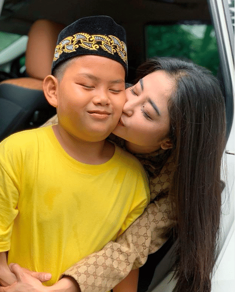 instagram.com/dewiperssikreal