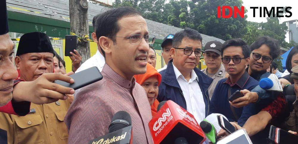 Menteri Pendidikan dan Kebudayaan, Nadiem Anwar Makarim meninjau langsung SDN Cirimekar 02, Bogor. (IDN Times/Margith Juita Damanik)