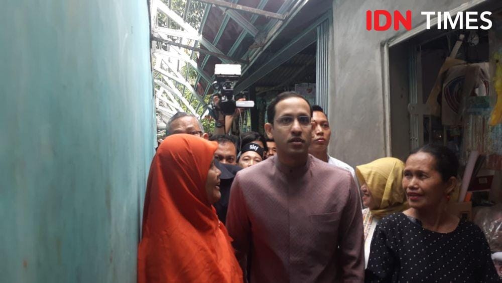 Menteri Pendidikan dan Kebudayaan, Nadiem Anwar Makarim meninjau langsung SDN Cirimekar 02, Bogor. (IDN Times/Margith Juita Damanik)