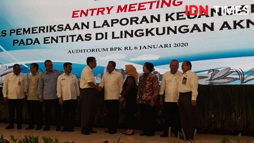 Pemeriksaan Laporan Keuangan (IDN Times/Indiana Malia)