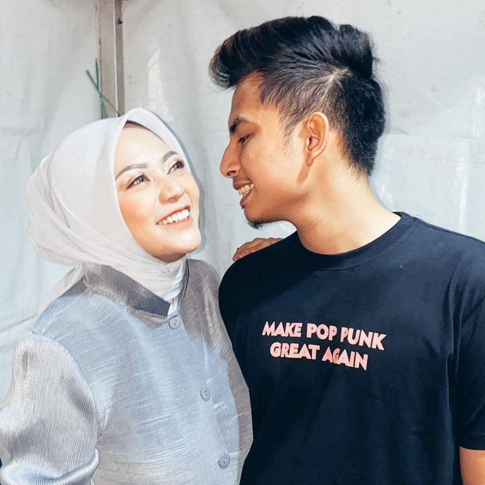 instagram.com/rachelvennya