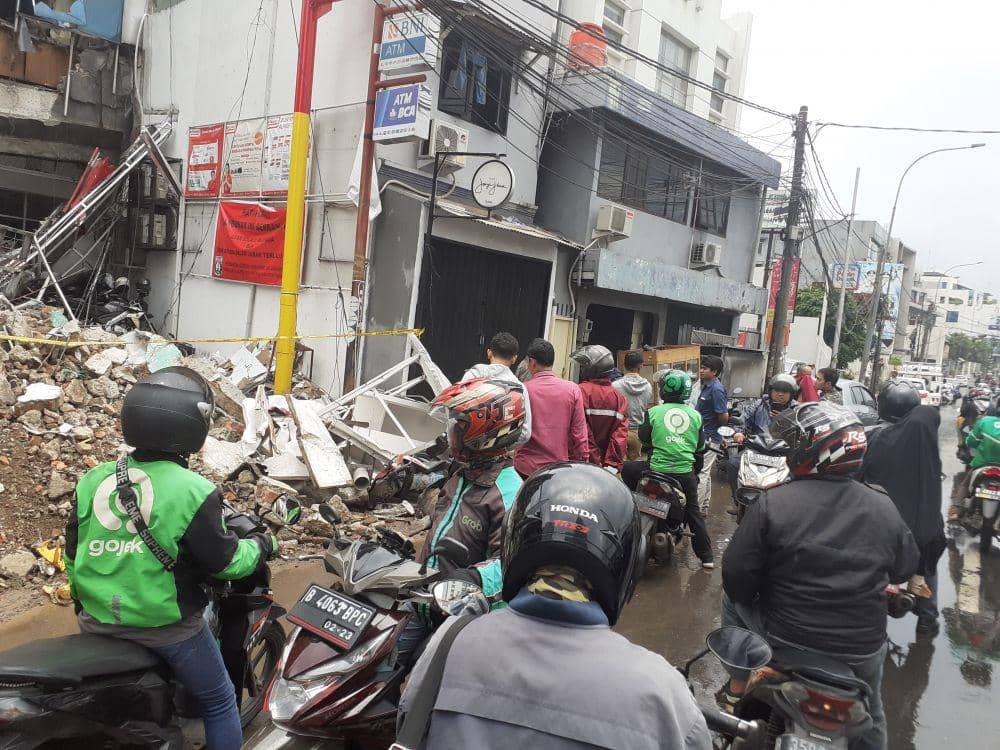Gedung Ambruk Slipi / IDN Times / Denny Adhietya
