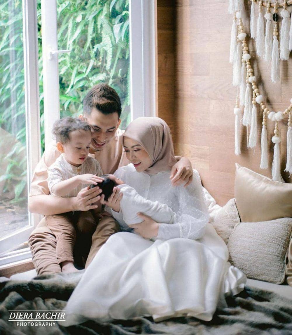 instagram.com/rachelvennya