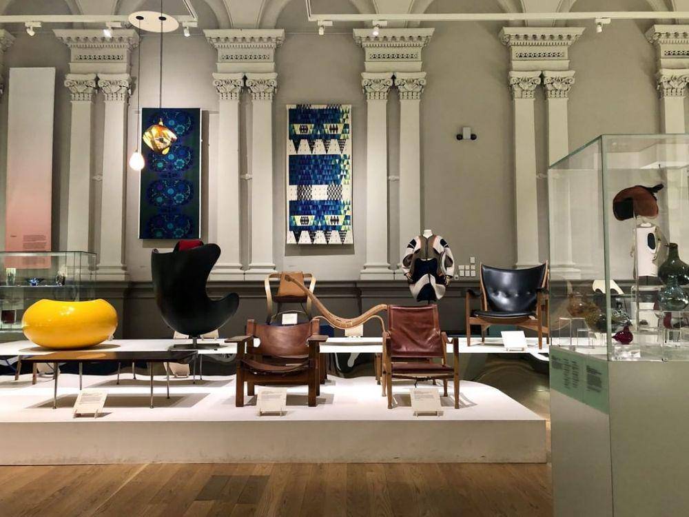 instagram.com/mcrartgallery