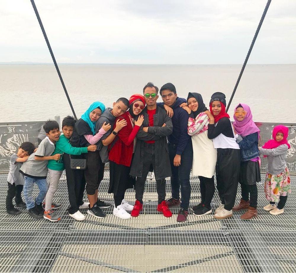 instagram.com/genhalilintar