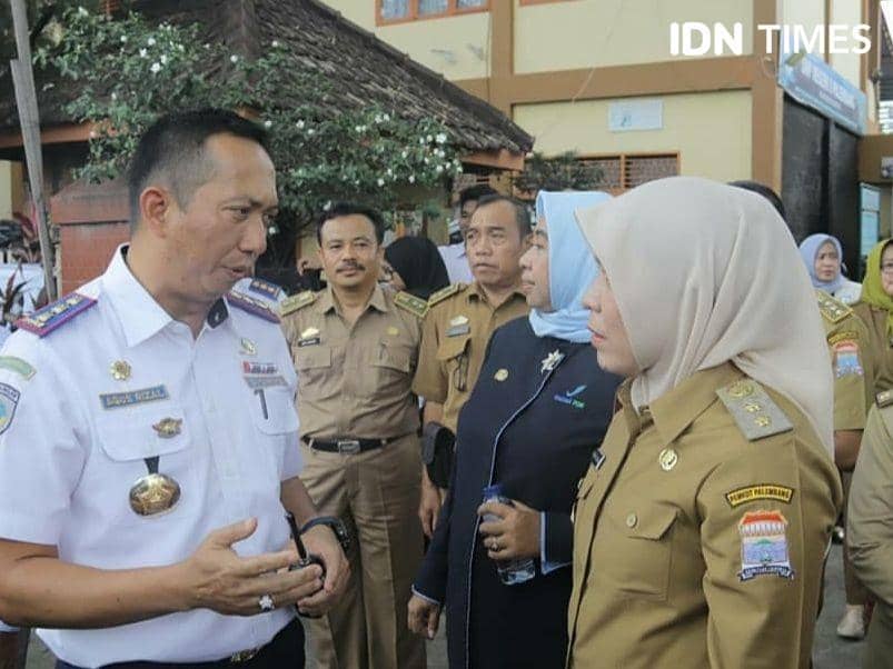 Kepala Dishub Palembang Agus Rizal bersama Wakil Wali Kota Palembang Fitrianti Agustinda (IDN Times/Feny Maulia Agustin)