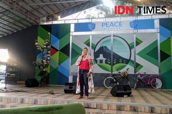 Yenny Wahid memperkenalkan Peace Village - IDN Times/Rijalu Ahimsa