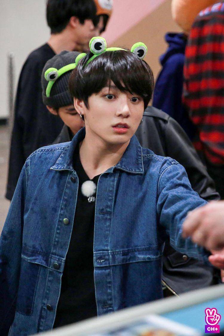 twitter.com/dewanggr
