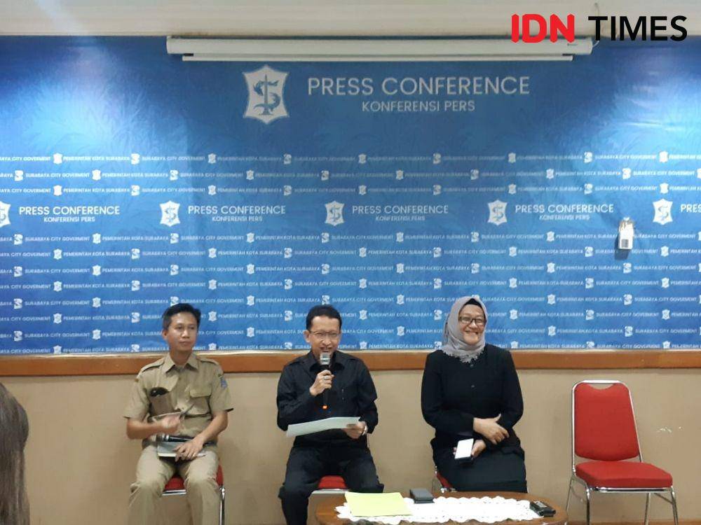 Konferensi Pers Pemkot Surabaya soal utang BPJS kesehatan di Kantor Humas Pemkot, Senin (6/1). IDN Times/Ardianysah Fajar