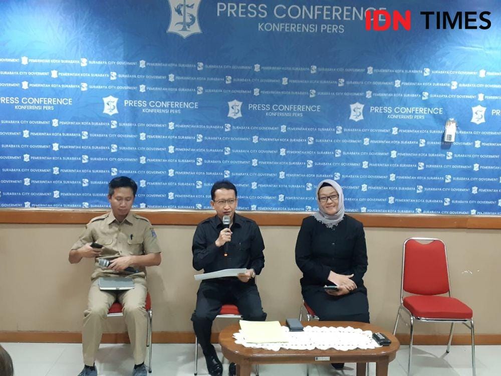 Konferensi Pers Pemkot Surabaya soal utang BPJS kesehatan di Kantor Humas Pemkot, Senin (6/1). IDN Times/Ardianysah Fajar
