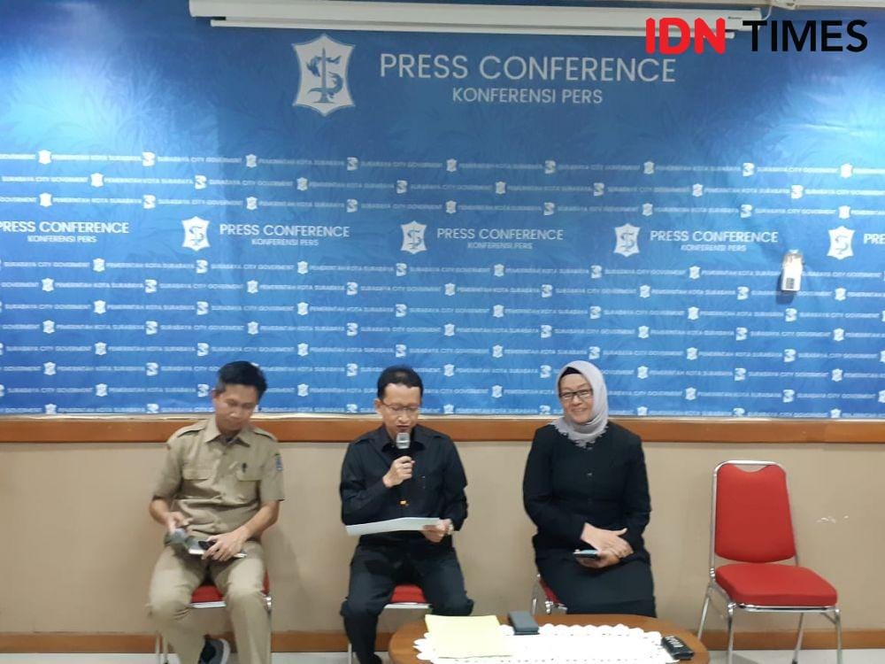 Konferensi Pers Pemkot Surabaya soal utang BPJS kesehatan di Kantor Humas Pemkot, Senin (6/1). IDN Times/Ardianysah Fajar
