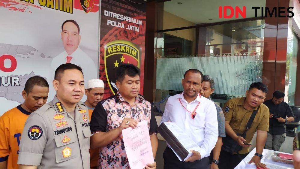 Konferensi pers kasus SD Gentong 1 Pasuruan tahap II di Mapolda Jatim, Selasa (7/1). IDN Times/Ardiansyah Fajar
