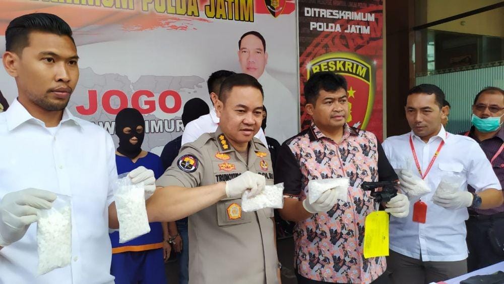 Konferensi pers kasus senpi ilegal di Mapolda Jatim, Selasa (7/1). IDN Times/Dok.Istimewa