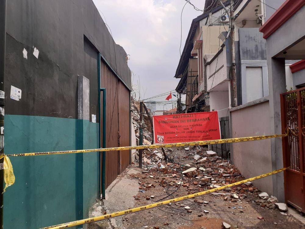 Gedung Ambruk / IDN Times / Denny Adhietya
