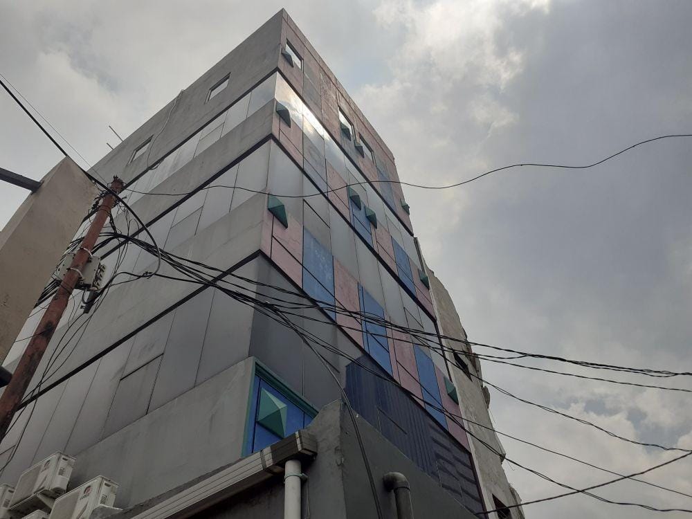 Gedung Ambruk Slipi / IDN Times / Denny Adhietya