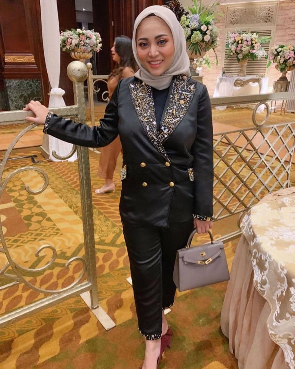 instagram.com/rachelvennya